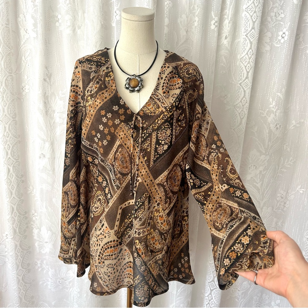 Vintage 1990's Brown Patterned Flare Sleeve Top!